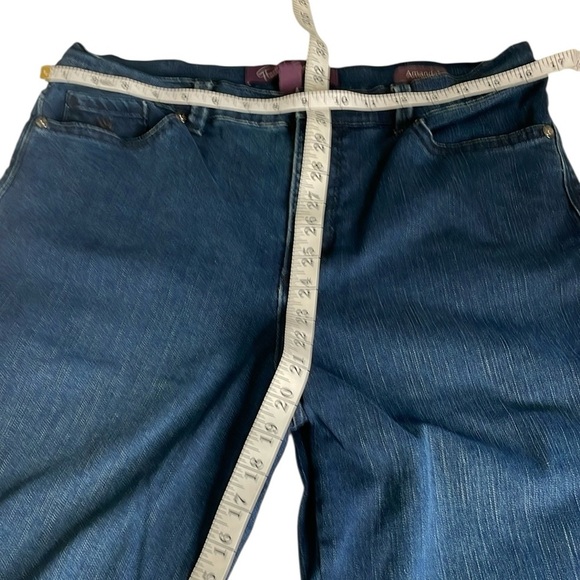 Gloria Vanderbilt Amanda Cropped Stretch Blue Jeans - Picture 7 of 8